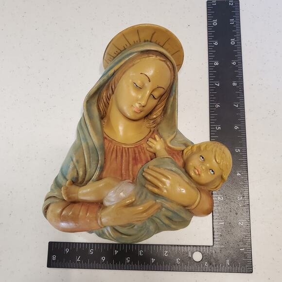 Vintage Madonna Mary and Child Baby Jesus Fontanini Style Polymer Wall Decor 10" - Picture 5 of 6